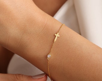 Bracelet croisé avec pierre précieuse d’anniversaire, bracelet pierre de naissance avec cristal, émeraude, rubis, saphir, bracelet pierre de naissance petite croix, pierre cadeau