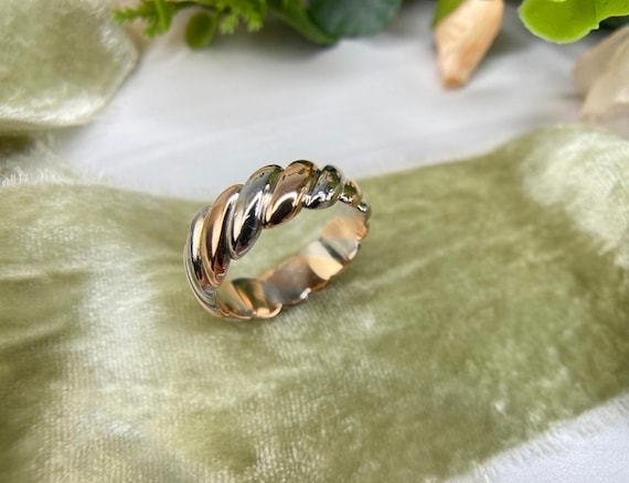 1940’s Retro Platinum and 18k Rose Gold Wide Band - image 1