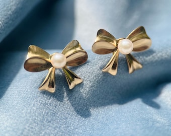 Pearl Bow Earrings in 14k Yellow Gold