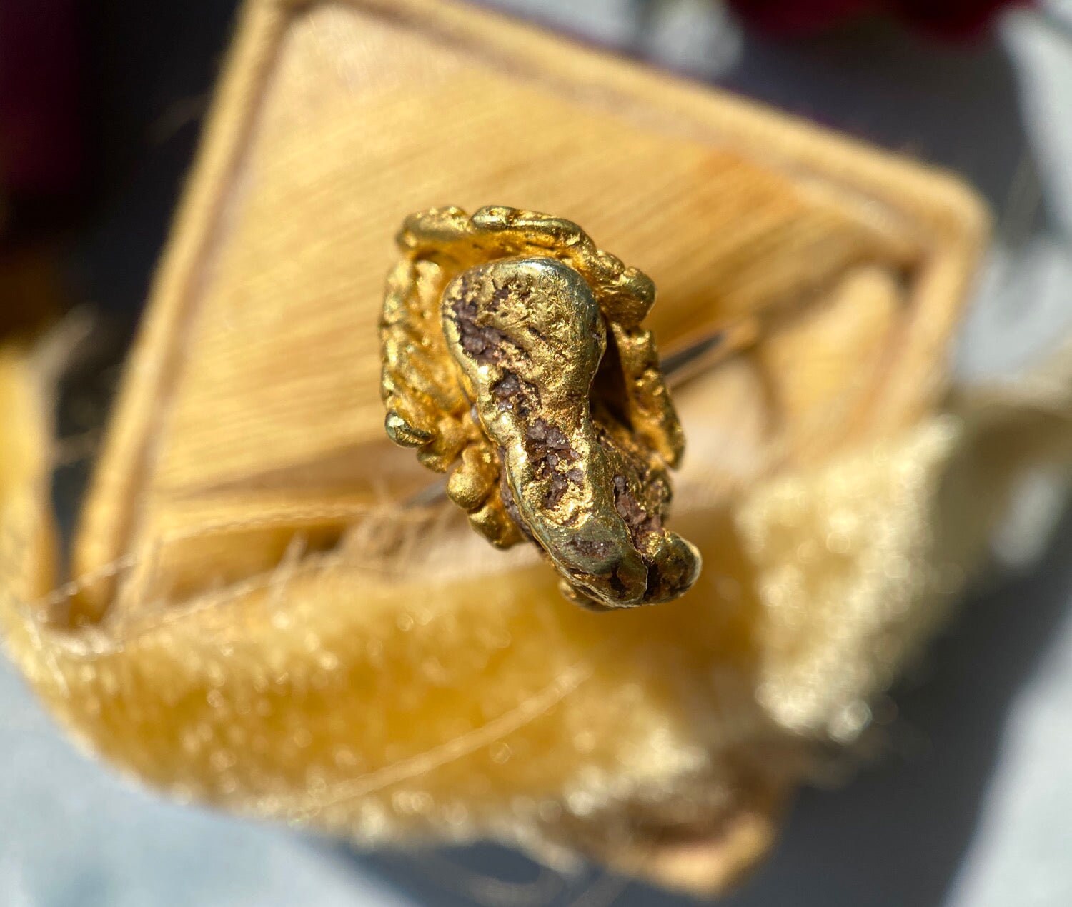 Exquisite Victorian 20k Gold Nugget Ring