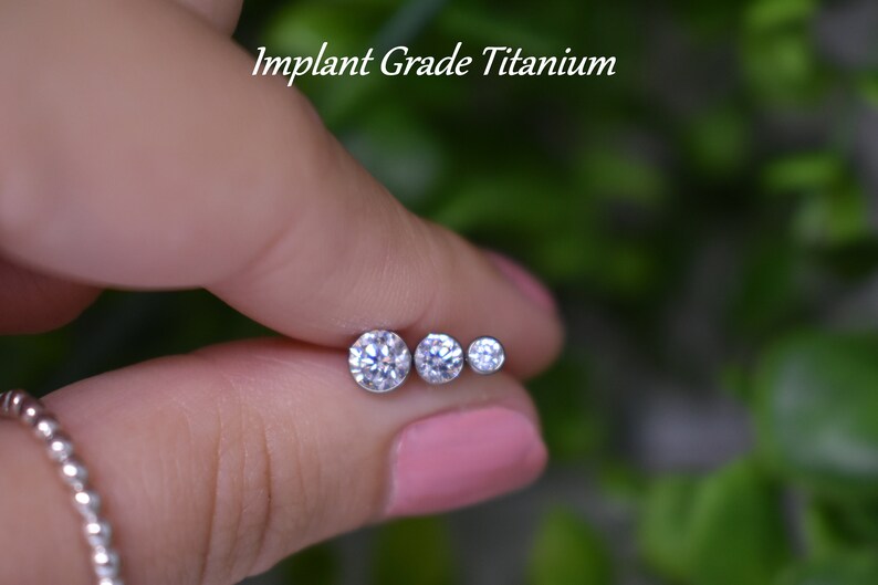 IMPLANT GRADE TITANIUM Threadless Push In 2mm 3mm White Cz Flat Back 6mm 8mm 10mm Labret Tragus Nose Cartilage Piercing Ear Stud 