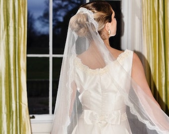 Velo mantilla de seda y encaje, velo de novia de seda, velo de novia de encaje, velo de novia con pestañas, velo romántico ligero, velo clásico, velo de encaje
