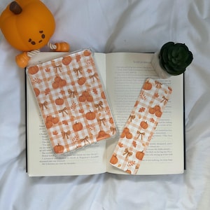 Pumpkins and Bows |  Kindle Insert | Autumn Series | Picnic Pattern | Cozy Reads | Fall Vibes