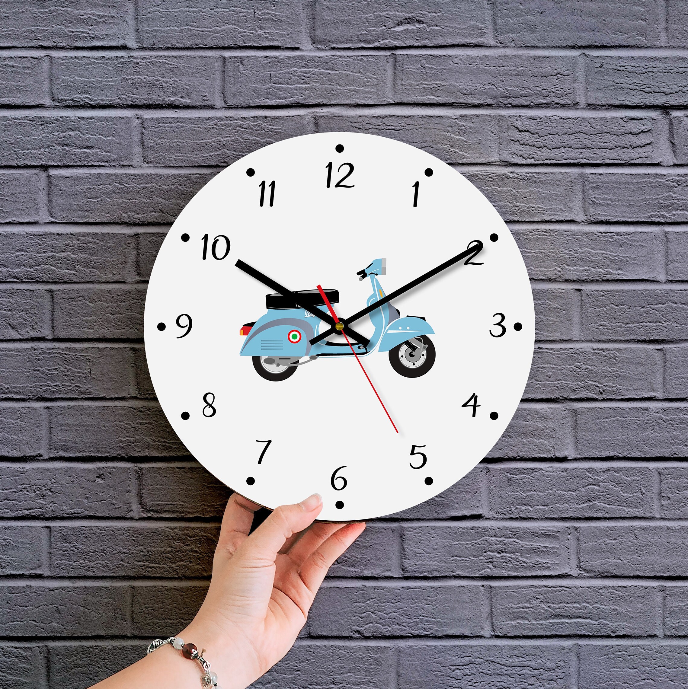 Reloj de pared Vespa con números. Movimiento silencioso. Ideas | Etsy