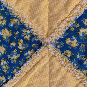 Blue and yellow country rag quilt