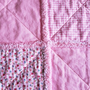 Pink baby quilt/Pretty pink blanket/delicate pink floral quilt/Special gift for your baby