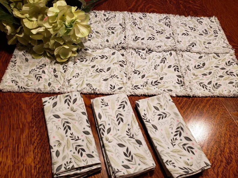 Green Cloth Napkins/white Rag Table Runner/matching Linen Etsy