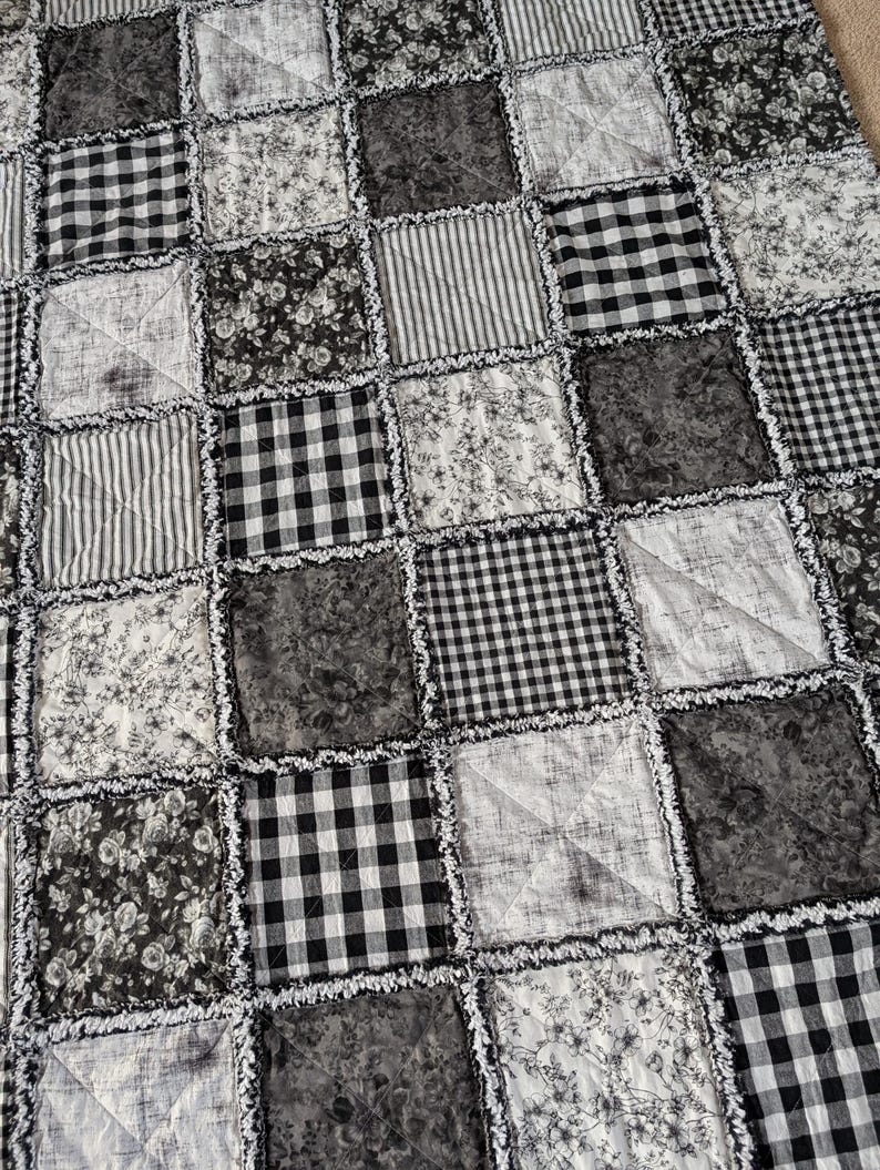 Queen Size Farmhouse Rag Quilt in Black and White - Etsy