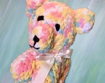 Fait à la main GEMMA Rainbow Knitted Snuggle Teddy Bear Gift Soft Toy Collectable