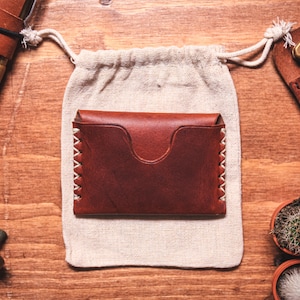 Cartera de cuero marrón de 1 bolsillo, tarjetero, cartera de bolsillo frontal minimalista, hecha a mano en Inglaterra imagen 1