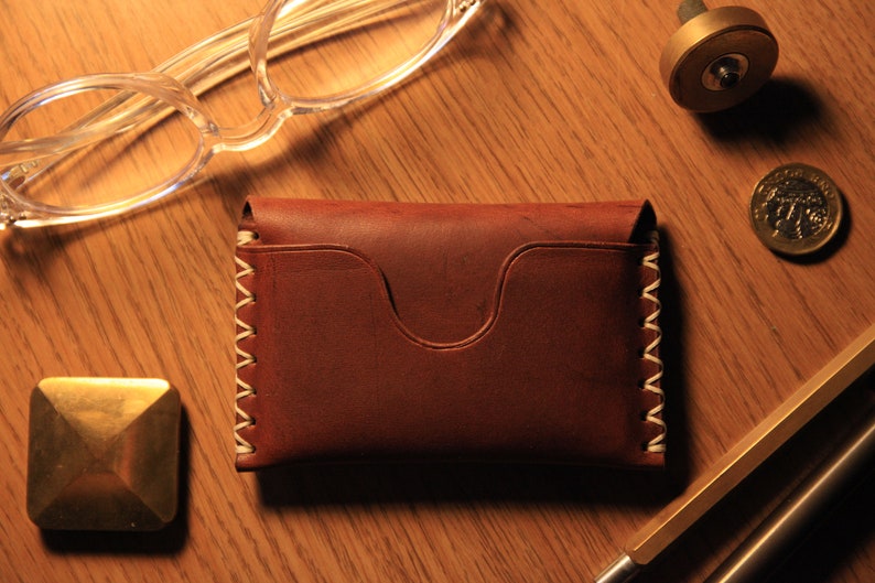 Cartera de cuero marrón de 2 bolsillos, tarjetero, cartera de bolsillo frontal minimalista, hecha a mano en Inglaterra imagen 8