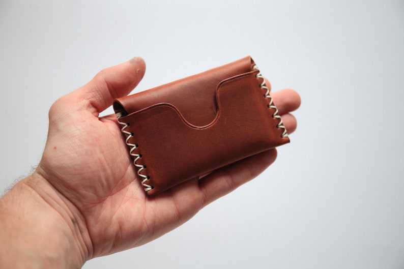Cartera de cuero marrón de 2 bolsillos, tarjetero, cartera de bolsillo frontal minimalista, hecha a mano en Inglaterra imagen 6