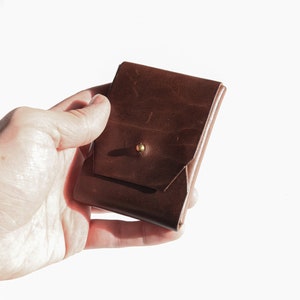 Cartera marrón minimalista sin costuras, tarjetero, cartera de bolsillo frontal, hecha a mano en Inglaterra imagen 5