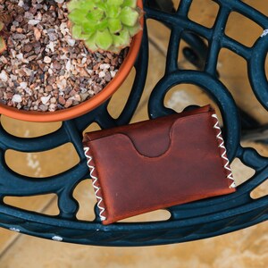 Cartera de cuero marrón de 1 bolsillo, tarjetero, cartera de bolsillo frontal minimalista, hecha a mano en Inglaterra imagen 7