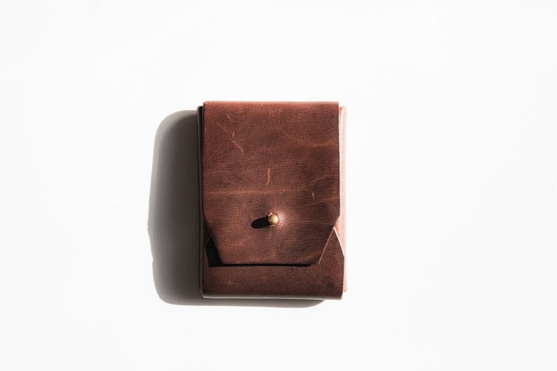 Cartera marrón minimalista sin costuras, tarjetero, cartera de bolsillo frontal, hecha a mano en Inglaterra imagen 2