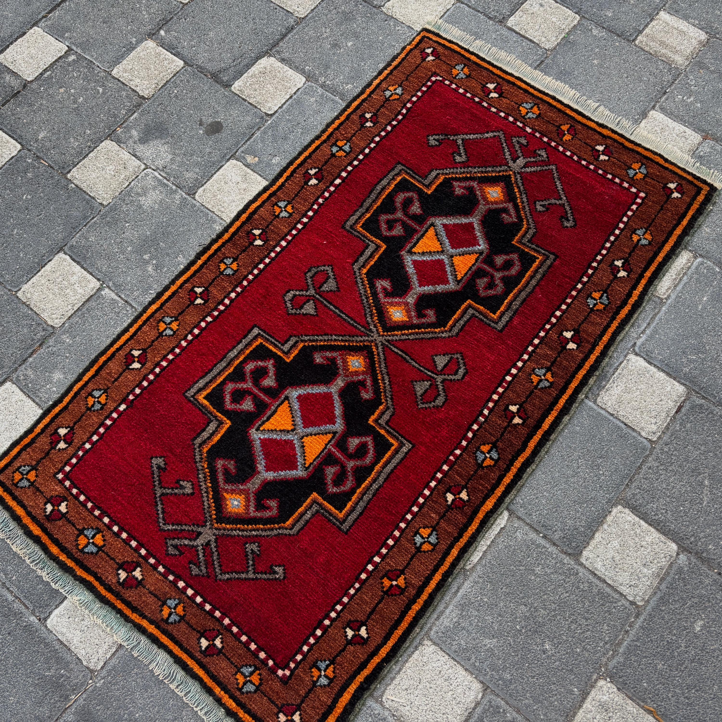 No.62 ヴィンテージラグ　SS　トルコ　マット turkish rug ミニ Vintage Small Rug, Turkish Rug, Handmade Rug, Door Matt Rug