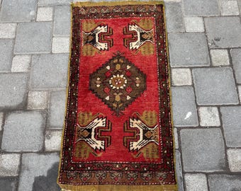 klein vintage tapijt, etnisch klein tapijt, slaapkamertapijt, oosters tapijt, minitapijt, bohowollen tapijt, deurmattapijt, oushak-tapijt, badtapijt, paars klein tapijt