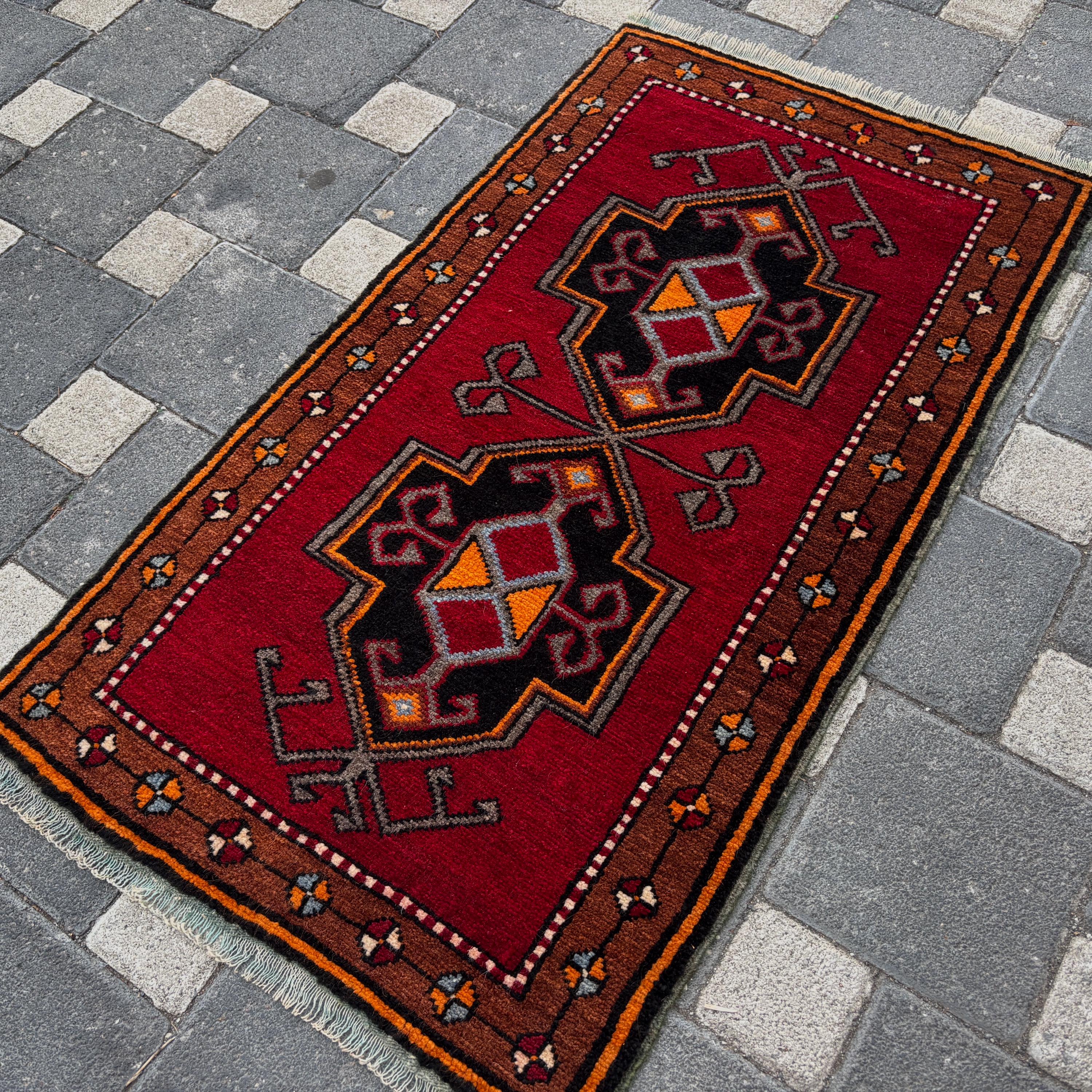 No.60 ヴィンテージラグ　S　トルコ　マット turkish rug　ミニ Vintage Small Rug, Turkish Rug, Handmade Rug, Door Matt Rug