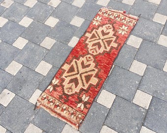 klein vintage tapijt, etnisch klein tapijt, slaapkamertapijt, oosters tapijt, minitapijt, bohowollen tapijt, deurmattapijt, oushak-tapijt, badtapijt, paars klein tapijt