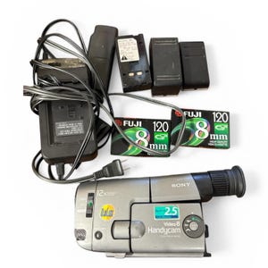 Sony CCD-TRV11 Digital Handycam Video Kamera aufgenommen auf Zubehör getestet