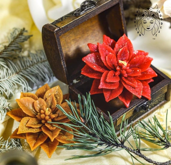 Poinsettia Beeswax Candle / Christmas Decor / Homemade Candle