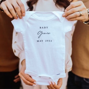 Personalized Last Name Announcement Baby Baby Bodysuit, Baby boy girl unisex Clothes New pregnancy announcement shower gift idea  110