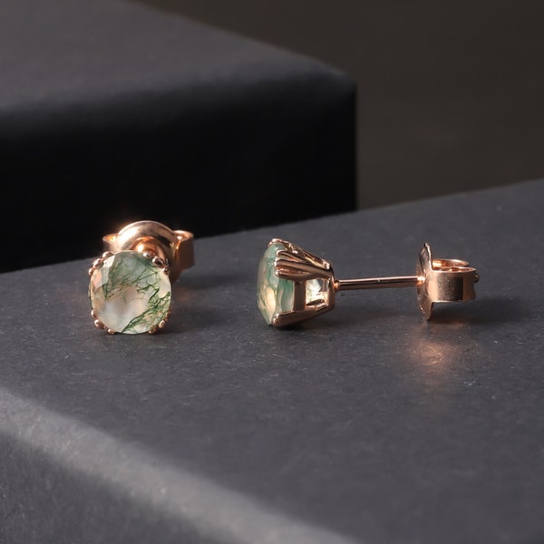 Moss Earrings main image 1