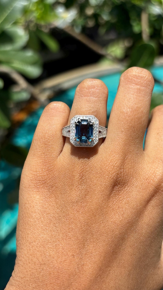 4.13 Carat No-heat Sapphire and Diamond Ring in 18K Gold - Etsy