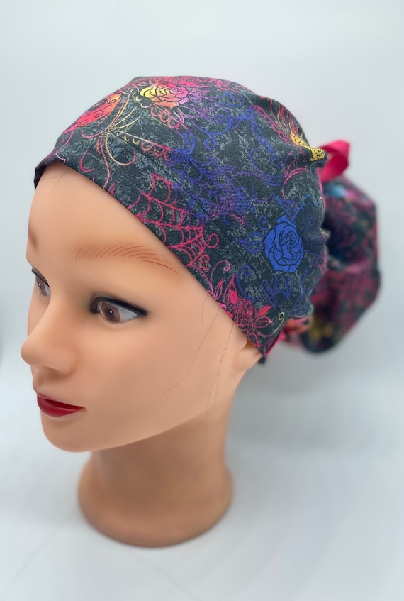 Sugar skulls Halloween scrub cap, day of the dead nurse hat, nurse Halloween bonnet scrub cap, ponytail scrub caps with buttons, Dental cap