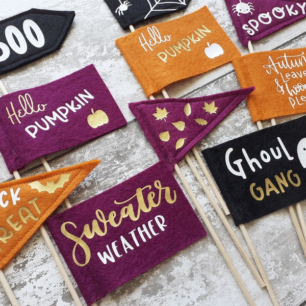 Mini Halloween flag decorations, Mini felt flag decorations, Spooky Halloween decor, Spider and pumpkin Halloween signs, Autumnal mini flags