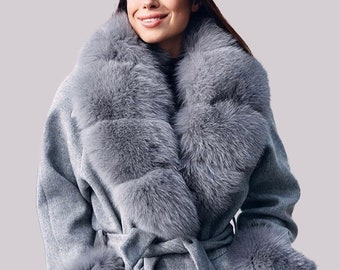 coat with fur collar