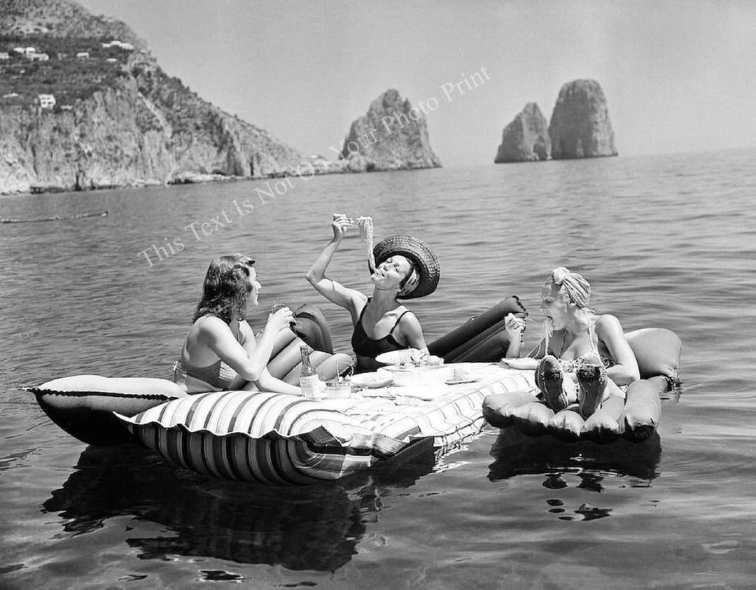 Girls Eating Spaghetti on the Water Vintage Poster Print, Capri Italy