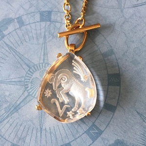 Aries zodiac toggle pendant necklace intaglio German glass rare vintage