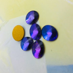 Pietra di cristallo Swarovski Heliotrope vintage: ovale con retro piatto (10/8 mm)
