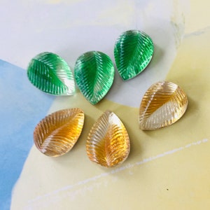 Textured vintage glass doublets, two-tone 18/13mm, 2-6pcs, made in West Germany in 1970&#39;s.