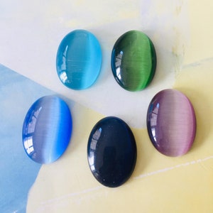 Cabochon tchèque en verre 25/18 mm oeil de chat, fibre optique, dos plat, à poser, coller, coudre et bricoler