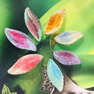 Vintage Two-Tone Glass Leaves Cabochons, West Germany (6pcs), pattern#1