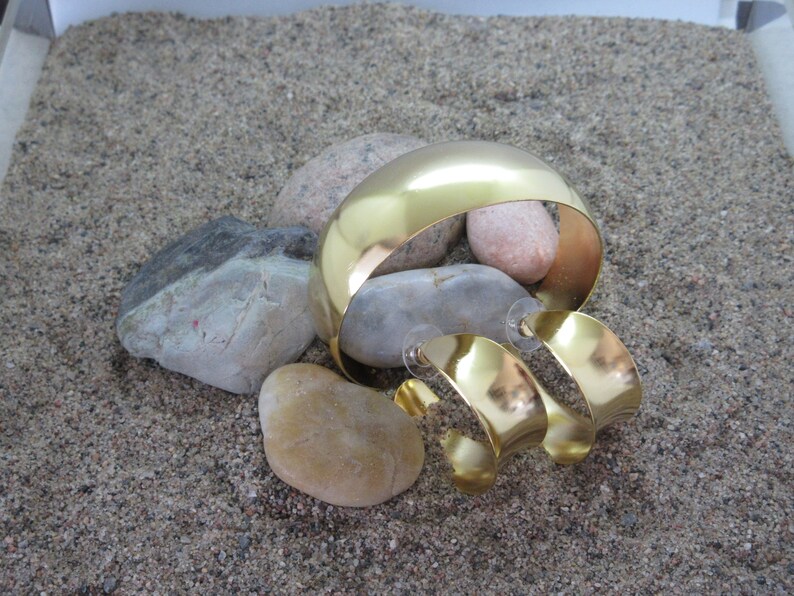 Contemporary cuff and hoops set in real Rhodium plating