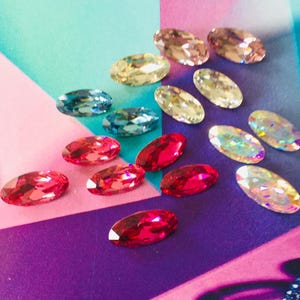 Swarovski vintage cristallo ovale pietra fantasia 18/9 e 16/8 mm, articolo n. 4123, per incastonatura, incollaggio, pietre decorative, abbellimenti, fai da te.