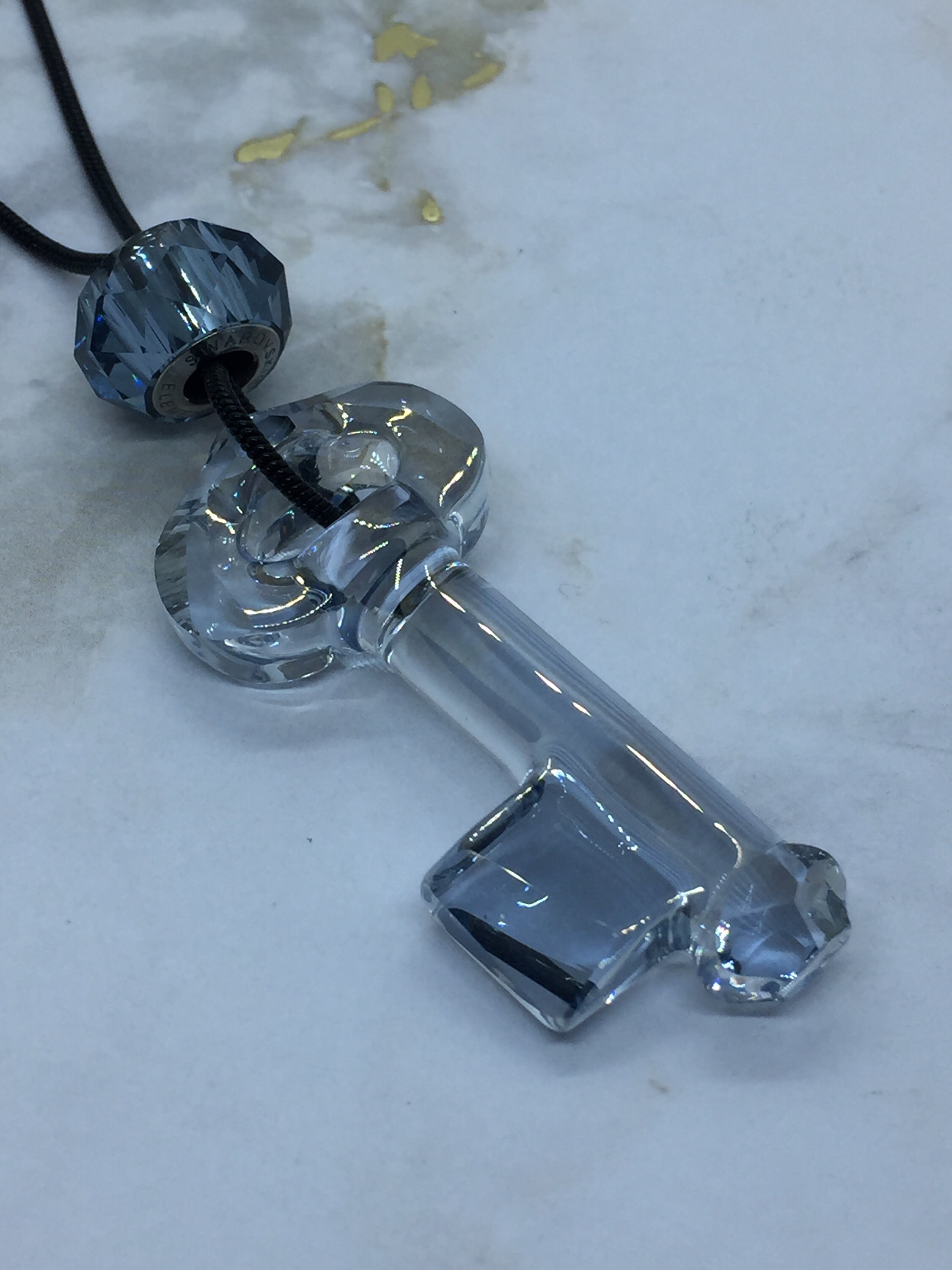 スワロフスキー KEY クリスタルネックレス、ペンダント；品番：6919 