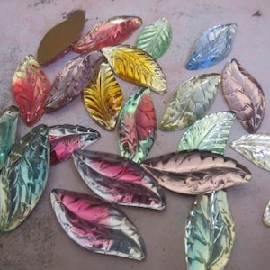 Cabochon de feuilles de verre rare vintage 26/11 mm, verre 2 tons, fabriqué en Allemagne de l'Ouest dans les années 1970, emballages de 6 ou 12 pièces, différentes couleurs