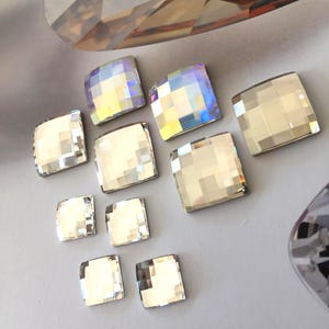 チェスボード クリスタル スワロフスキー フラット バック カボション、品番 2493、12 mm および 8 mm、接着、セッティング、装飾 DIY プロジェクト、NO-HOTFIX。