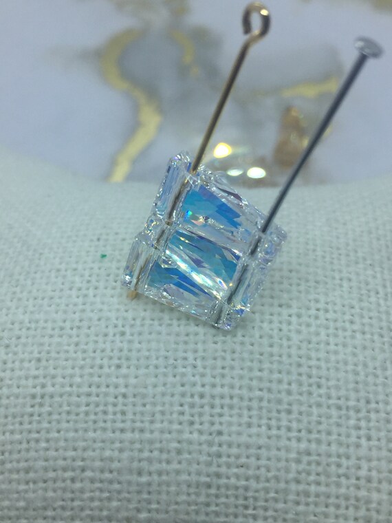 スワロフスキー「キーストーン」13/7 mm クリスタル ビーズ、商品番号