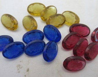 Vintage carved glass intaglio cameo, 12/8 mm , 6-24pcs, German from 1950's