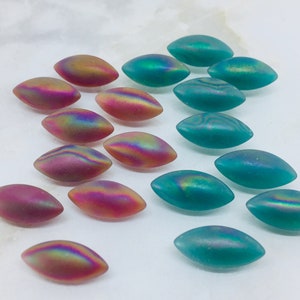 Insolito vetro satinato vintage da 15/7 mm, rivestimento arcobaleno, prodotto in Germania nel 1970, incastonato, incollato, cucito