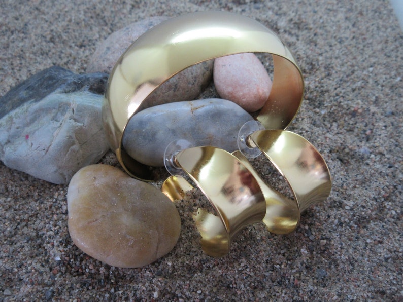 Contemporary cuff and hoops set in real Rhodium plating