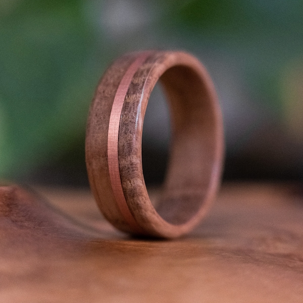 Whisky Barrel Ring mit Kupfer Akzent Streifen, Reclaimed Whisky Barrel Eiche Ehering, Holz Herren Ring, Holz Ring
