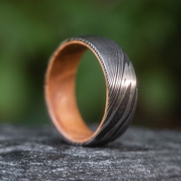 Damaskus Stahl Ring WhiskyFass Eiche, Damaskus Ehering Unikat Herren Ring, Reclaimed Whisky Barrel Ring