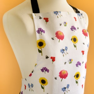 Kitchen Apron in original Bee Garden design image 3