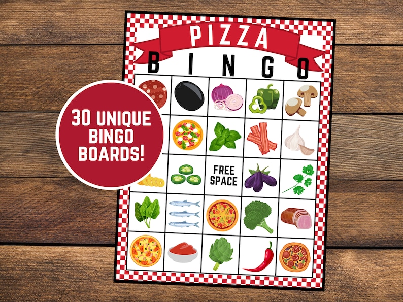 Op de afbeelding: Een printbare pizzabingo-kaart met 30 unieke kaarten. De kaart heeft een rood-wit geruite rand en bevat afbeeldingen van pizzatoppings zoals pepperoni, olijven, champignons, uien, paprika's, knoflook, ansjovis, spinazie en meer.